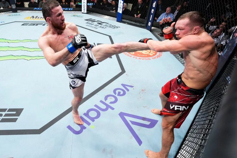 Petr Yan dominates Merab Dvalishvili to regain bantamweight crown at UFC 323