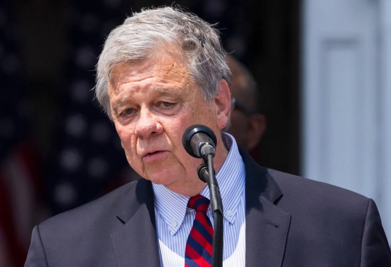 Belarus releases opposition figures as US eases sanctions