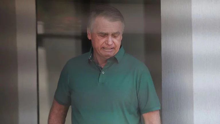 Brazil Senate considers bill slashing Bolsonaro's prison term