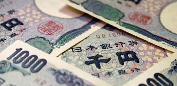 Yen gains on BOJ rate hike speculation; Dollar faces December uncertainty 