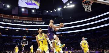 Suns top Lakers despite Booker injury; Mavs shock Nuggets