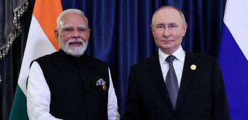 Putin aims to boost energy, defense exports on India visit