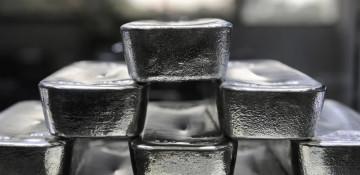 Silver hits record high amid speculation on US rate cuts