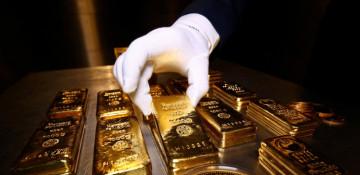 Gold prices surge amid weak rupee and US rate-cut hopes 