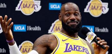 LeBron James’ 19-year double-digit scoring streak comes to an end -  VIDEO  