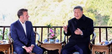 Xi hosts Macron in China, few deals materialize 