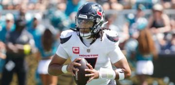 Texans vs. Chiefs turns into high-stakes clash: Expert picks, odds and kickoff time revealed