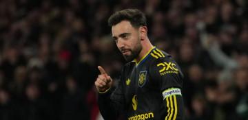 Fernandes stars as Man Utd crush Wolves 4-1