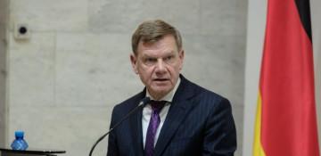 German FM urges China to support peace in Ukraine 