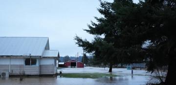Pacific Northwest floods force 100,000 to evacuate