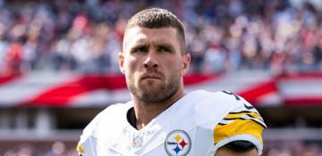 Steelers' T.J. Watt hospitalized for lung evaluation 
