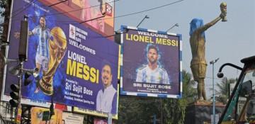 Messi to unveil 21-meter statue of himself in India