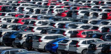 EU sets recycled plastic targets for cars