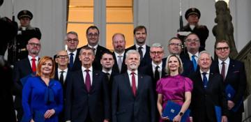 Czech president unveils new cabinet