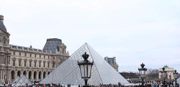Louvre staff call off strike, museum to reopen