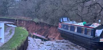 Shropshire canal collapses after massive sinkhole -  VIDEO 