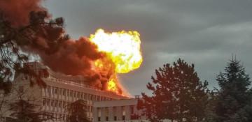 Explosion at French laboratory near Lyon injures at least 4 