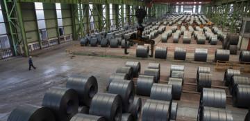 Global crude steel output slips as China pulls back