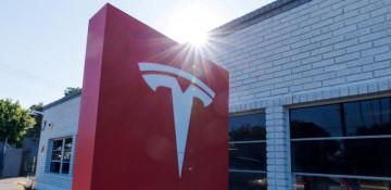 Tesla Q4 deliveries seen falling as incentives fade 