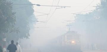 Dense fog causes flight, train disruptions in north India