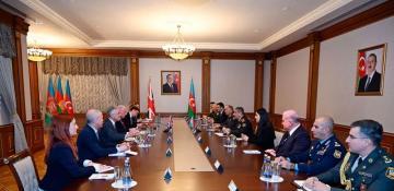Azerbaijan, UK defence chiefs discuss expanding military cooperation 