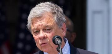 Belarus releases opposition figures as US eases sanctions