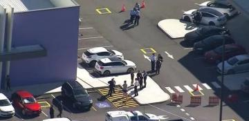 Shots fired outside Sydney shopping center; attackers on the run