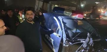 2 policemen killed, 3 injured in train-van collision in Pakistan