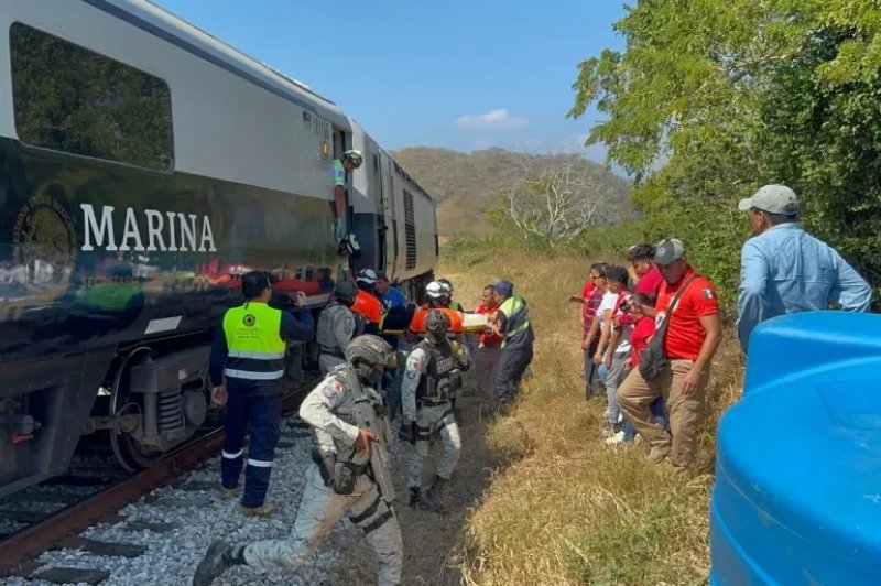 Train derails in southern Mexico, killing 13 and injuring dozens