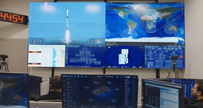 Türkiye launches first homegrown space tug 