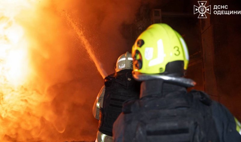 Russia strikes Odesa: Fires, damage, injuries reported -  VIDEO  