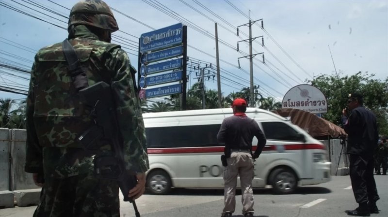 Deadly Thailand-Cambodia clashes displace thousands