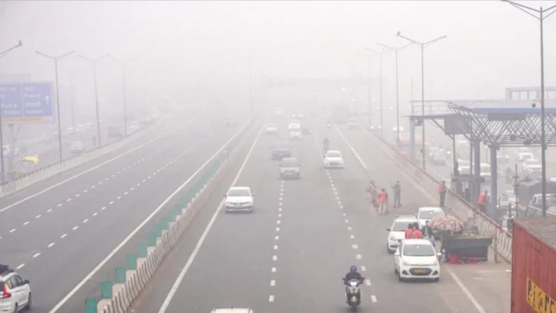 Dense fog disrupts flights in Delhi, Chennai Airports