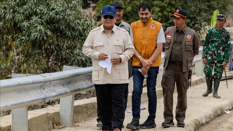 Indonesian president vows flood recovery in 3 months