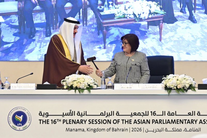 Azerbaijan hands APA chairmanship to Bahrain