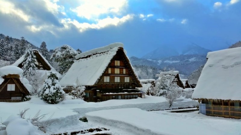 Over 100 shelter overnight at Japan shrine due to snow
