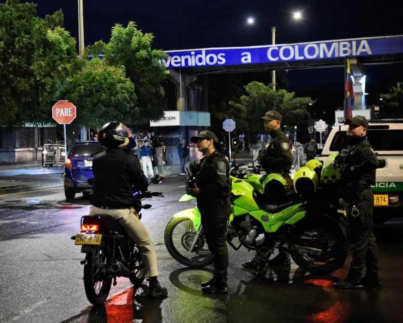 Colombia deploys forces to Venezuela border amid refugee concerns