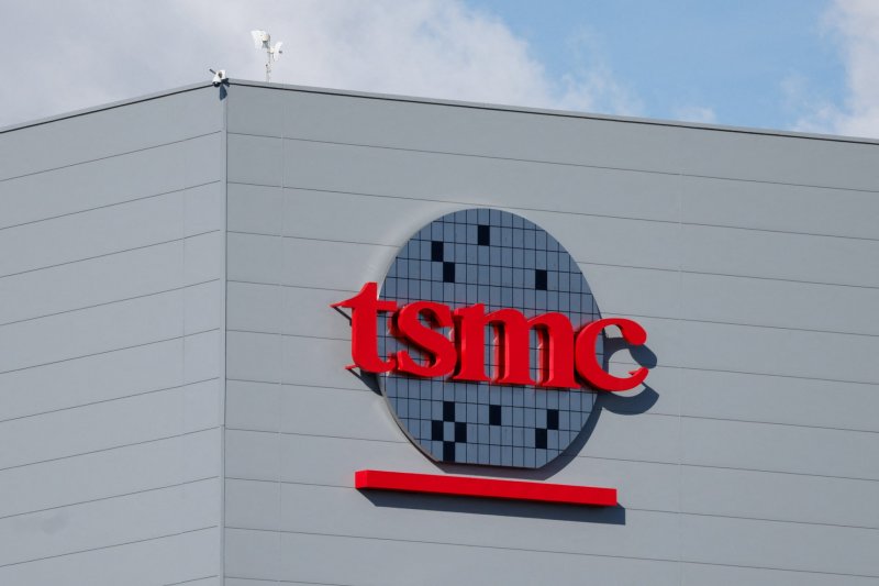TSMC shares climb most since April on AI outlook