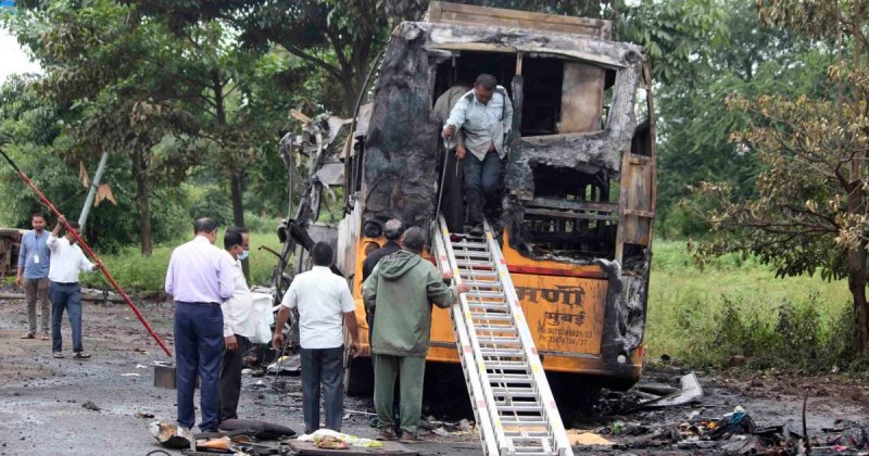 3 killed, about 12 injured in bus crash in India 