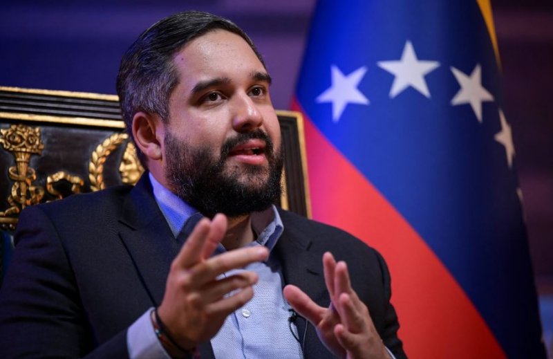 Maduro’s son backs interim president Rodriguez 
