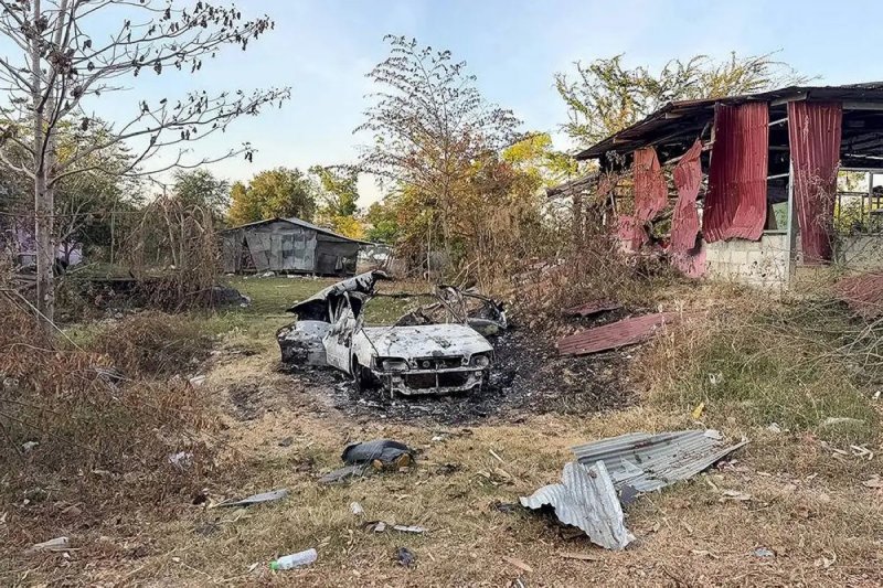 Thailand accuses Cambodia of violating truce