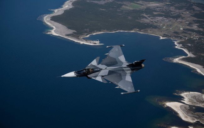 Sweden offers Gripen jets to Ukraine if peace deal signed 