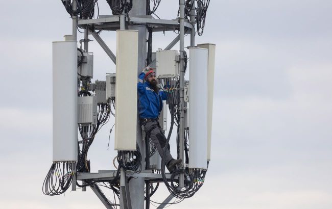 Ukrainian partisans destroy key communications tower in Kursk -  VIDEO  