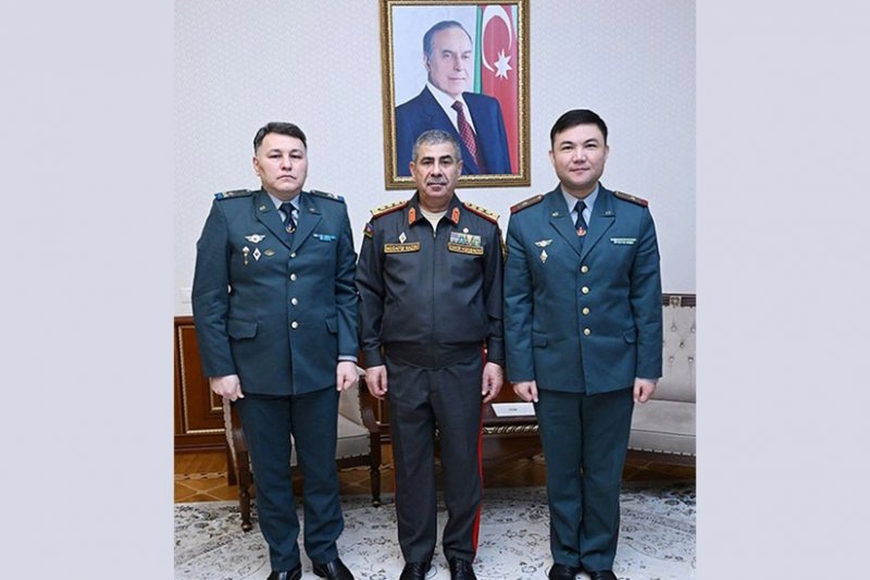 Azerbaijan, Kazakhstan explore military cooperation prospects