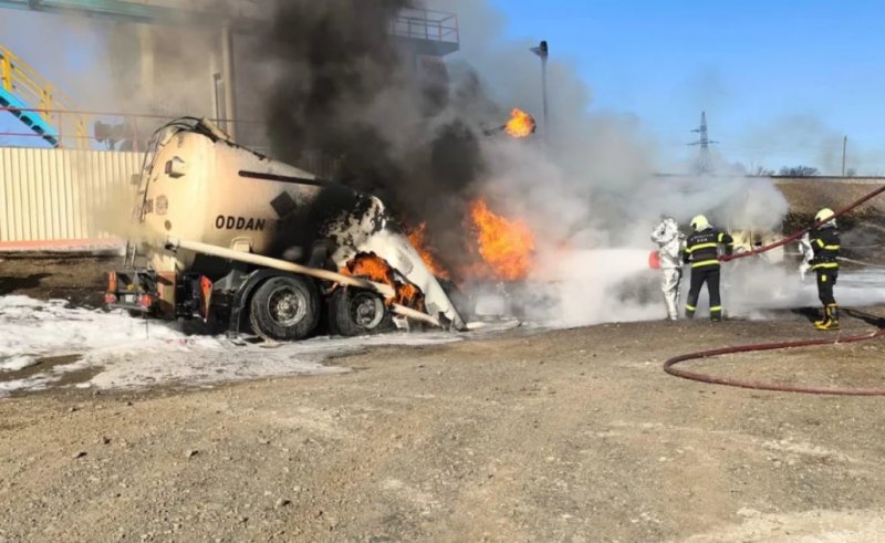 News about - One dead after fuel truck catches fire in Gazakh 