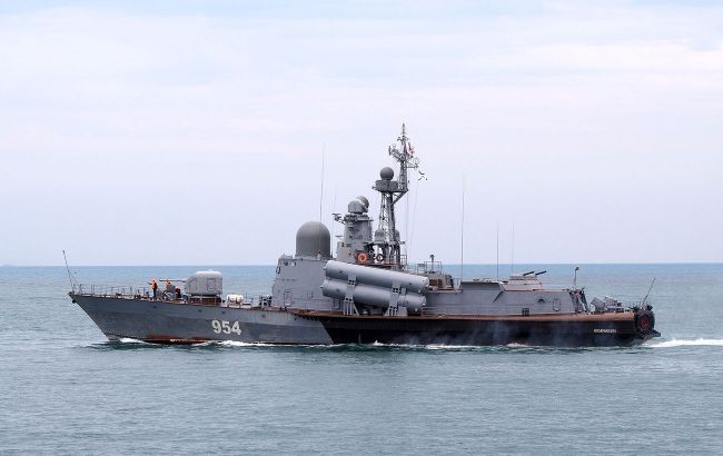 Russian boats disabled in Kherson, sabotage suspected
