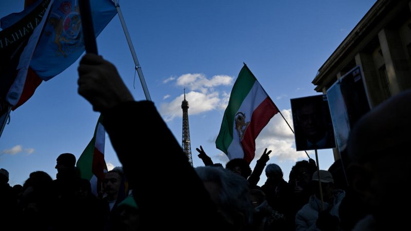 Iran intensifies threats against protesters as demonstrations persist