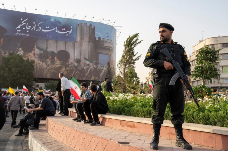 Iran's Guards arrest foreigner accused of spying for Israel