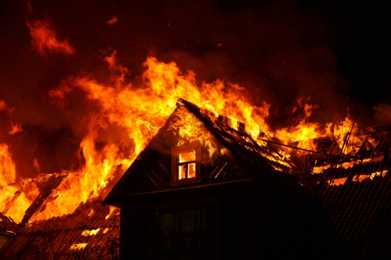 Two-story house burns in Azerbaija’s Lankaran