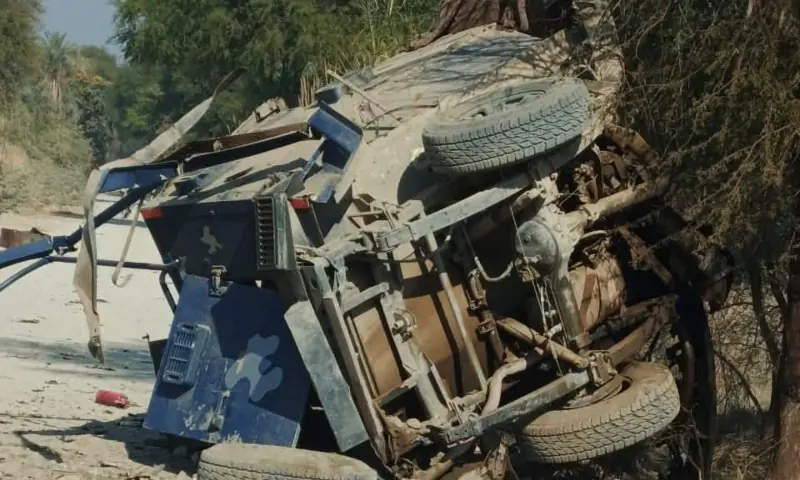 At least 6 cops killed as blast hits police vehicle in Pakistan